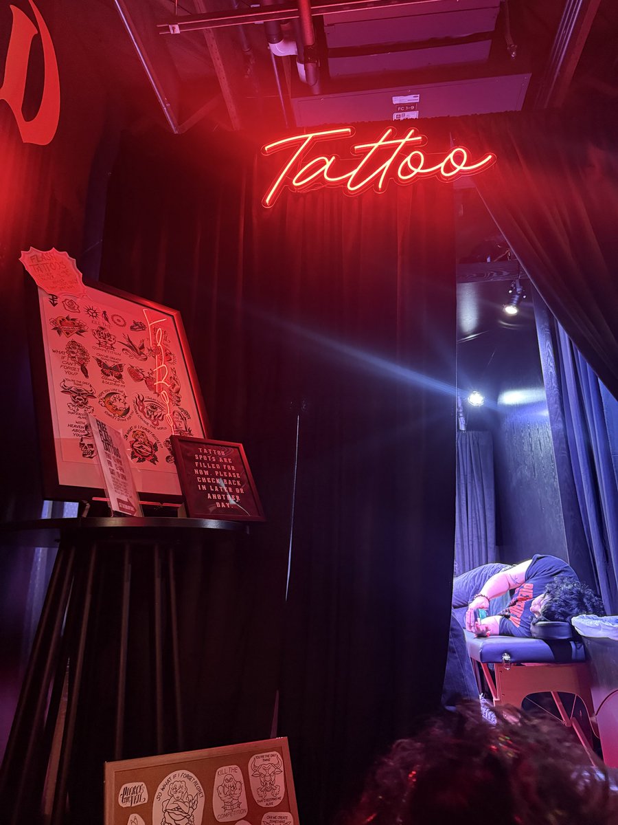 callmetooturnt's tweet photo. @piercetheveil pop up was soooo freaking cool!! so exciting to be apart of yesterday &amp; today. also getting to meet so many new people was so much fun !! and getting a tattoo from Asiatatz at the event was definitely the cherry on top!! can’t wait for tomorrow 🖤 #screaming https://t.co/MEPNZbtPYO