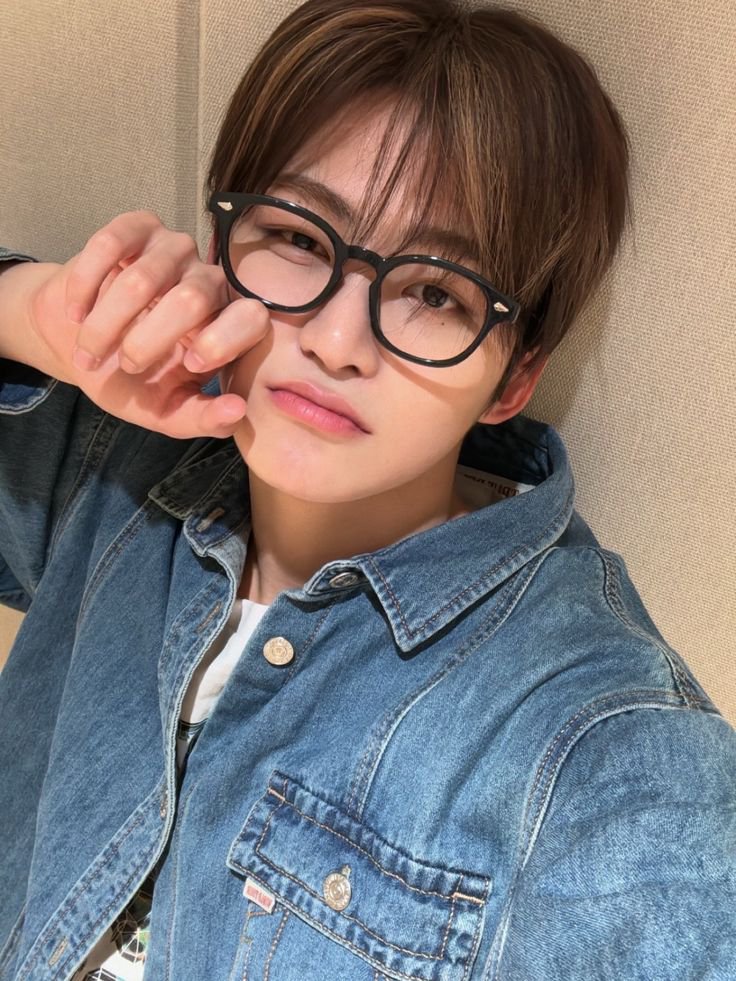 JihoonSouda's tweet photo. jihoon ganteng udah bangun dan ready okey https://t.co/1yKx8rESv6
