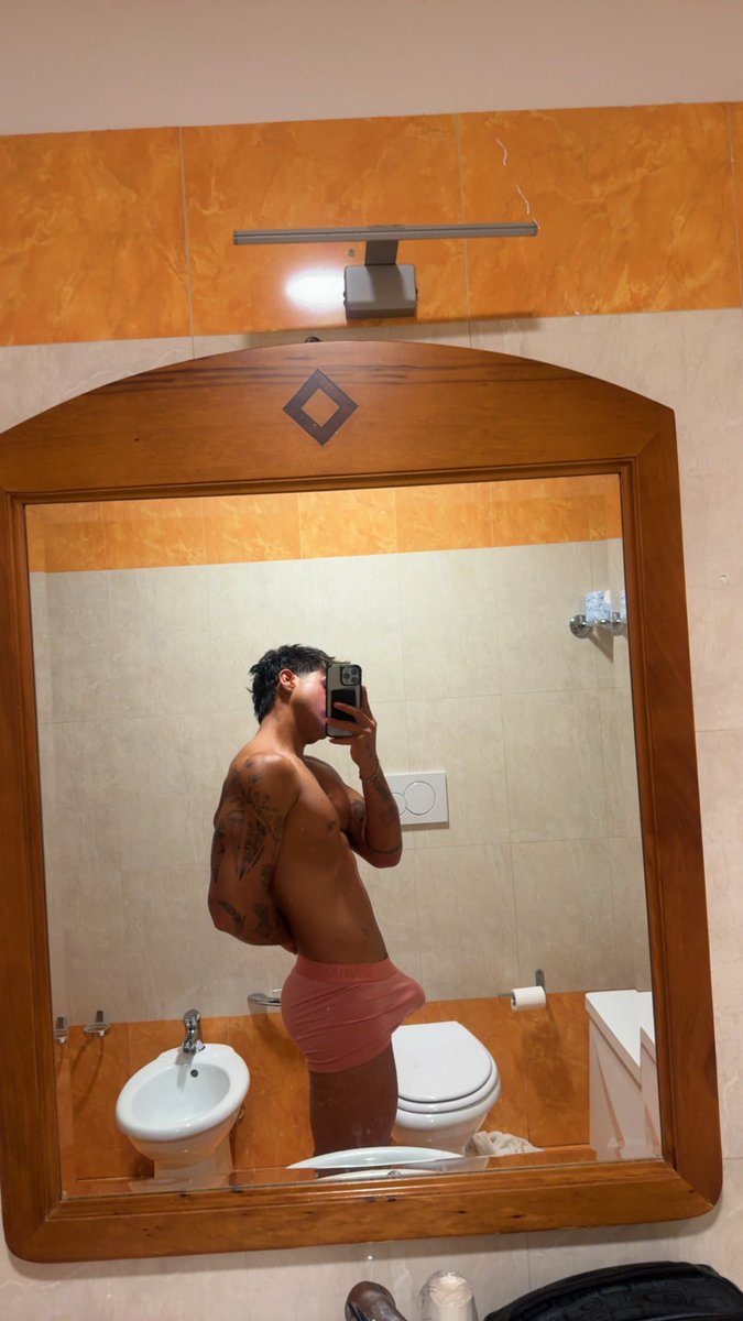NazarethBr30373's tweet photo. Matías Ochoa 🥵🤤🤤 RT para más #onlyfaraon https://t.co/xodNYlVxB3