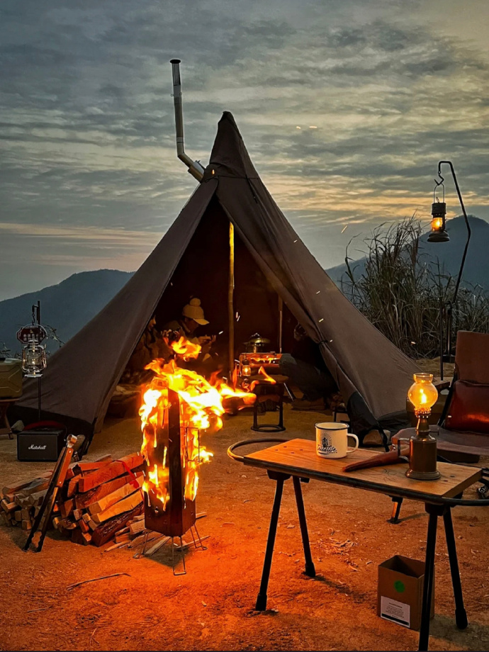 iygqm57624468's tweet photo. Woke up to sun filtering through pine trees, the smell of campfire coffee, and no work notifications—this is the perfect little piece of paradise we needed.  #CampLife， https://t.co/PCxonq7oxf