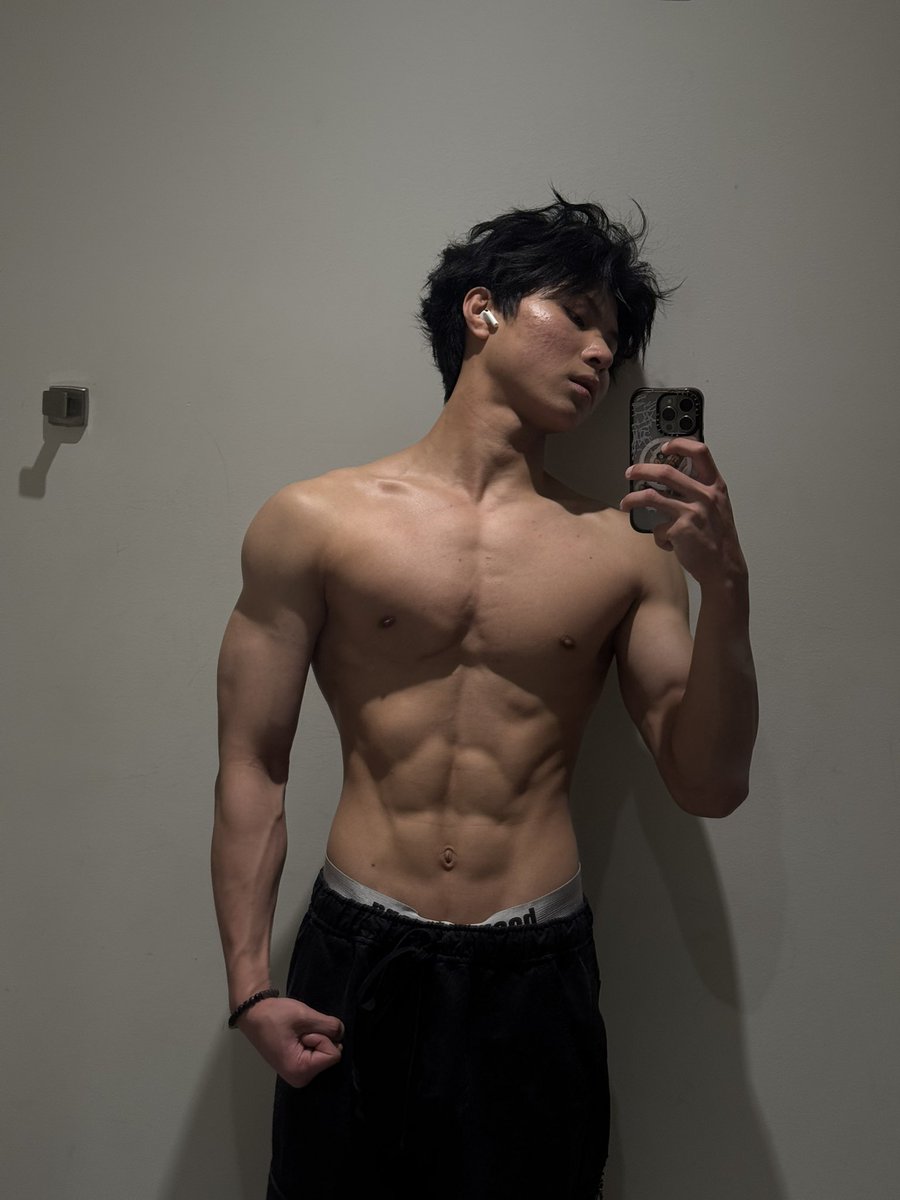 wowoye418's tweet photo. 加油lockin https://t.co/rujzvXNIun