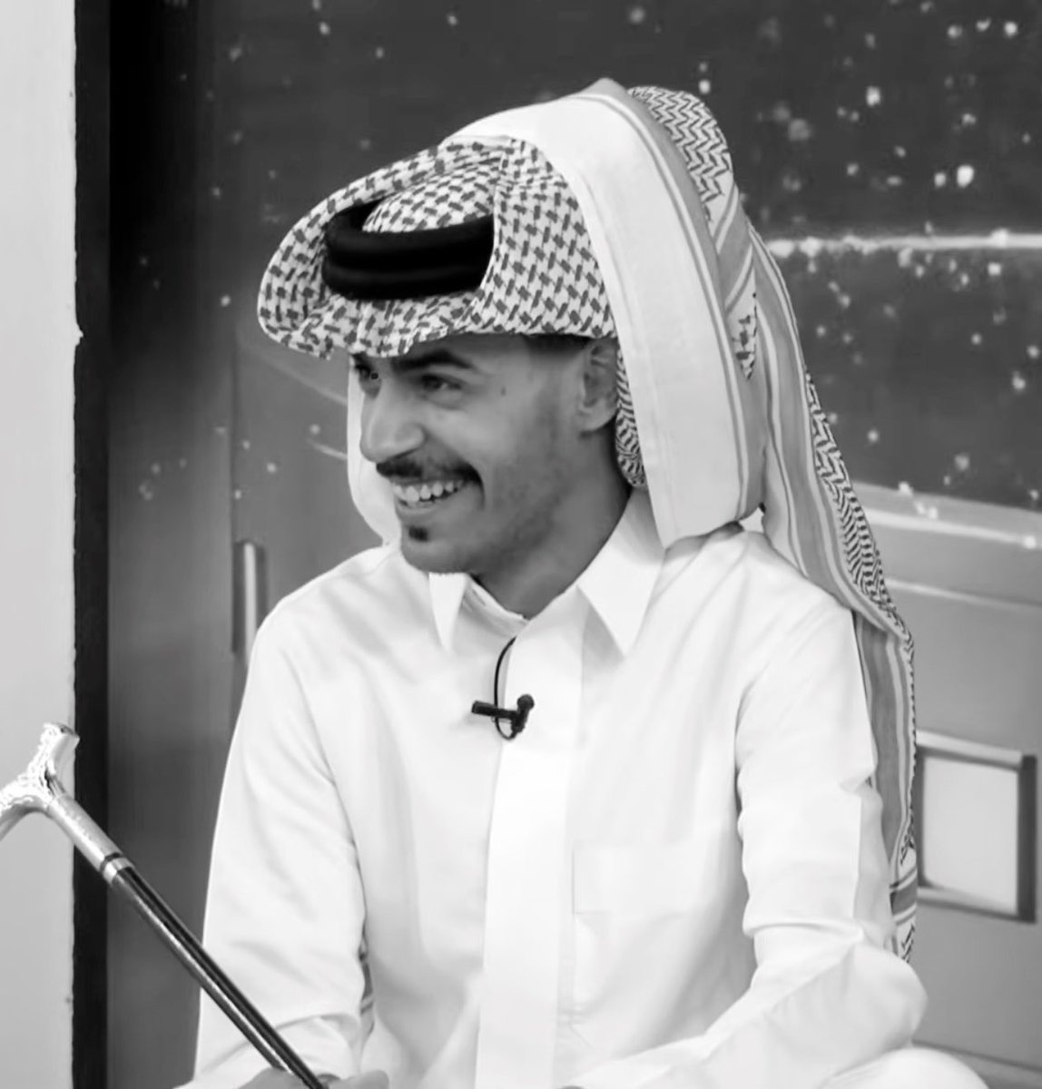 Hlililiil's tweet photo. تحمل هجوم اخوياه عليه قالوا يبيع الخوه
تحمل القحاطين اللي ماخذينها ثار عليه 
تحمل هجوم الجمهور ليل نهار يسبونه
تحمل نواف يقول في وجهه ترا البطاقه منقود 
تحمل كل شيء الحاله آخر شيء نصره ربي ونطق معيان ان كلها شو عشان رفع رتم البرنامج بندر اللي جاه وطلب الإستبعاد ! 
#رحلة_المليون51 https://t.co/BfOB1RUxd0