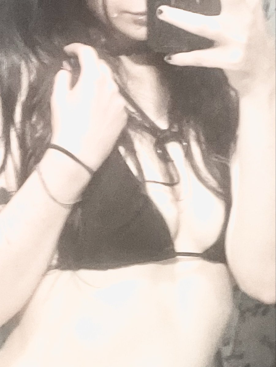 undecided4everr's tweet photo. 🖤 
#nsfwtwt #alt #nsfwtwtًً  #goth https://t.co/YDrDe3ASjX