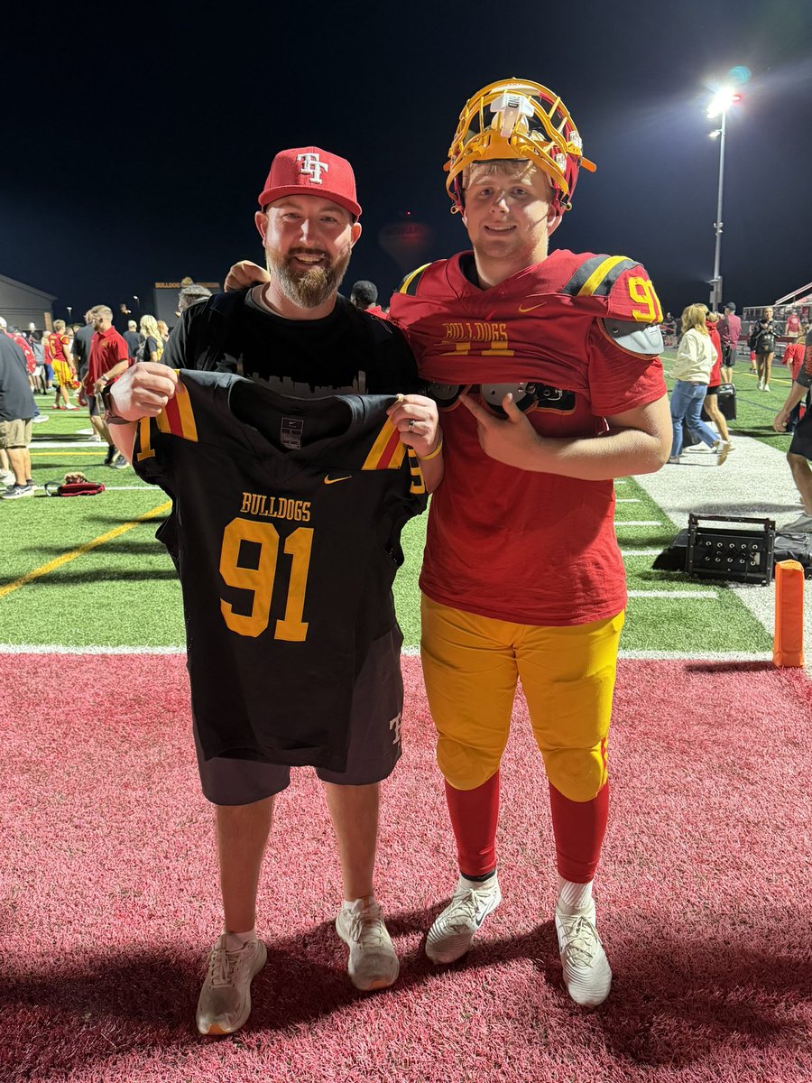AndriaSulliva18's tweet photo. #makeadifference @Mason_sulliv89 @CoachBFarr Thank you! https://t.co/MUIy1GnkOK