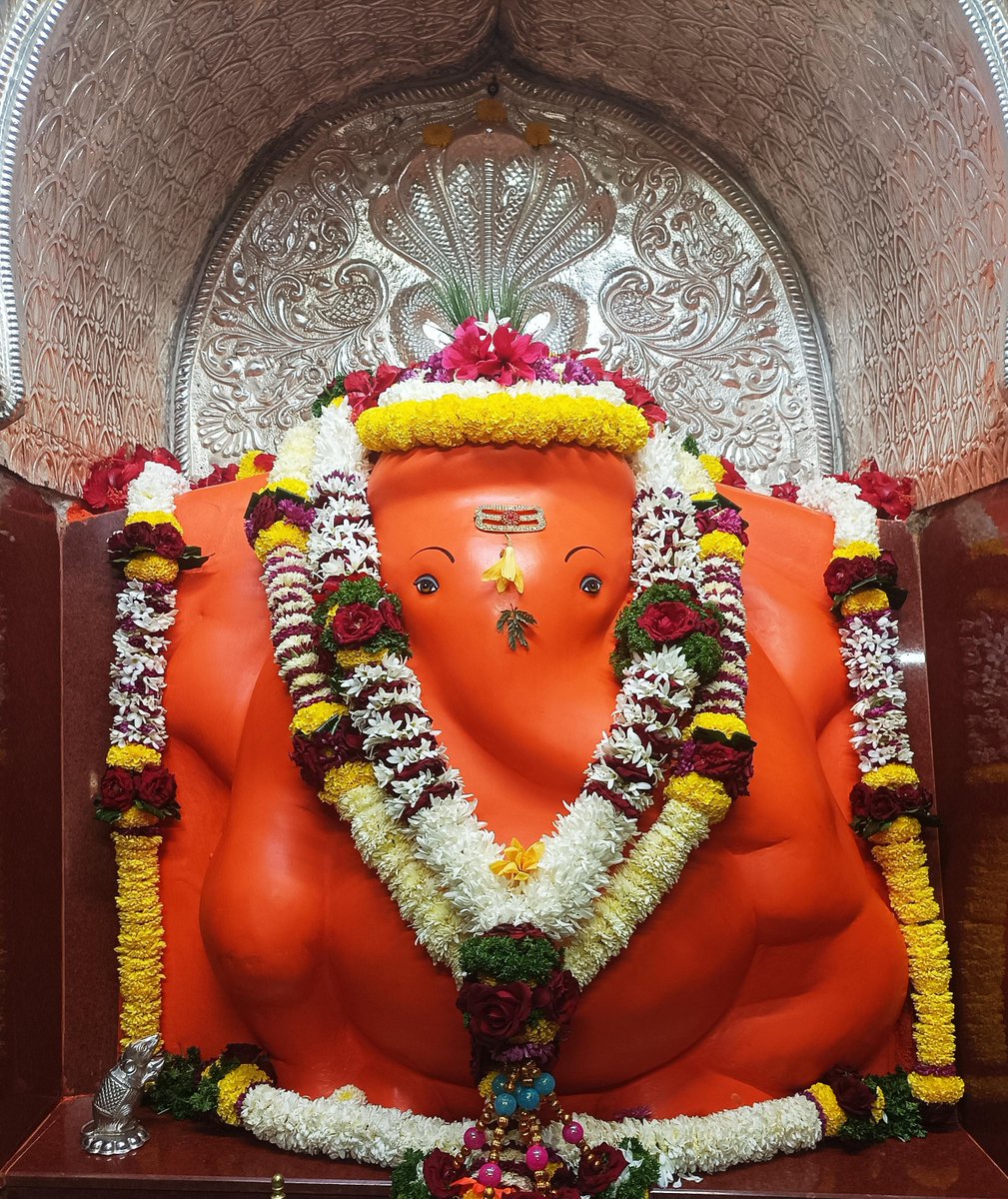 lalitkathpalia's tweet photo. Pune's oldest, benevolent, compassionate  Parvati Nandan Ganeshkhind Lord Ganesha comes on Twitter for its devotees🙏

Blessings from  Ganesha today on 12th September '2026. 

 Aum Gam Ganpataye Namah🙏

 Ganpati Bappa Morya🙏 https://t.co/ECaogcLkdB