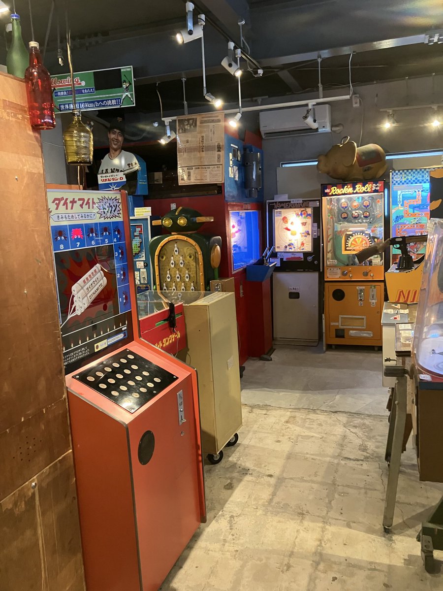 rinotakayuki's tweet photo. ビックリするほど古いゲームセンターみたいなのがあった。一回10円で遊べてたのしい。 https://t.co/IPvmLM2EGF