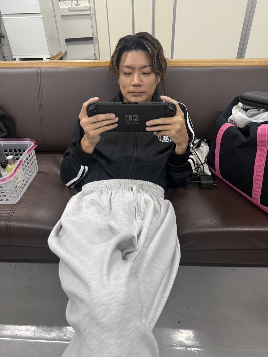 what_the_tel86's tweet photo. 今日もワシがんばりまっせ https://t.co/XMfXrytlqC