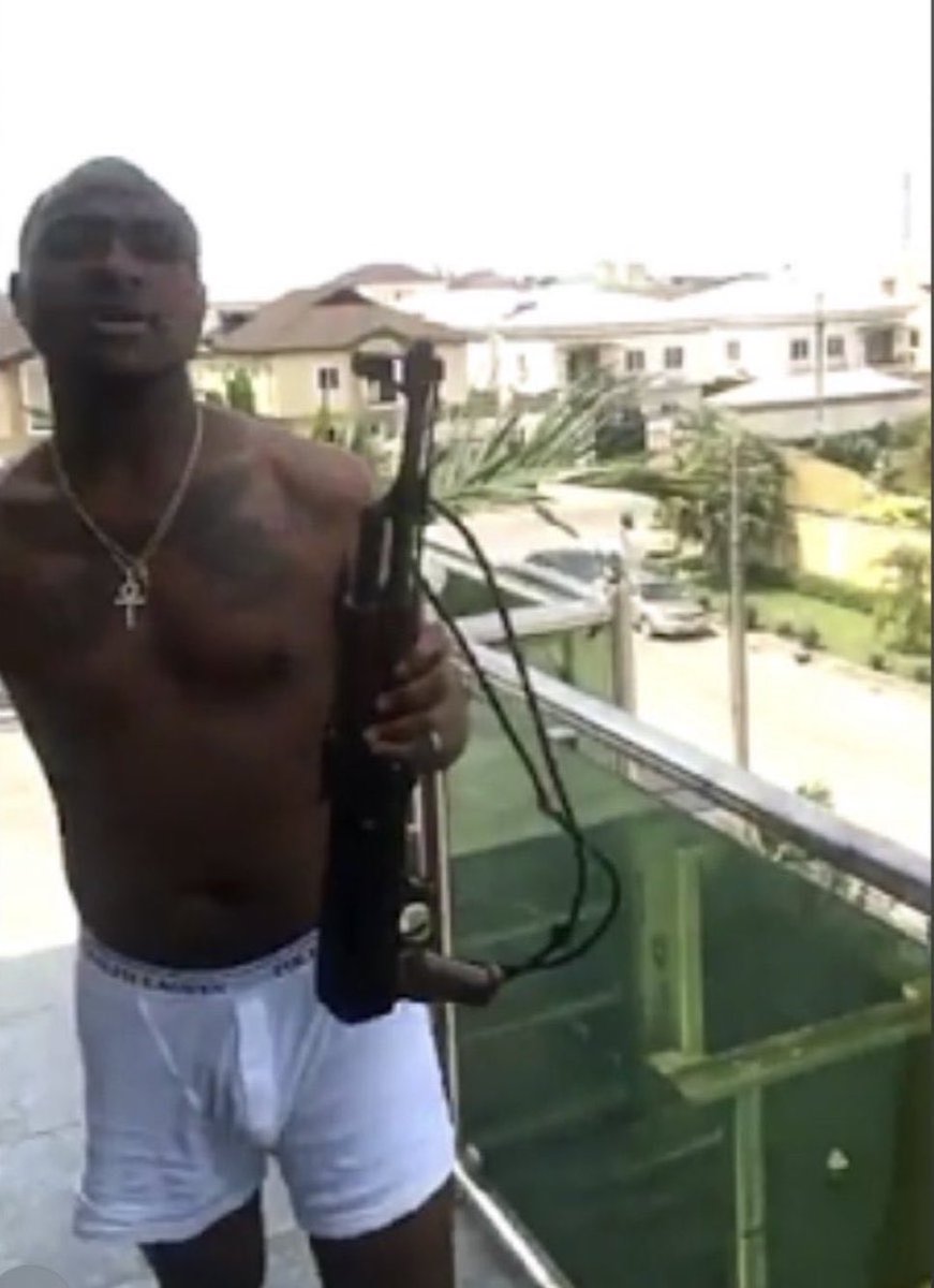 Farageimole's tweet photo. @davido You go need go do dick enlargement, like your friend. You toto Berger . I now see why you beg toto 😂😂📌 dick https://t.co/CWHXKEgXl1