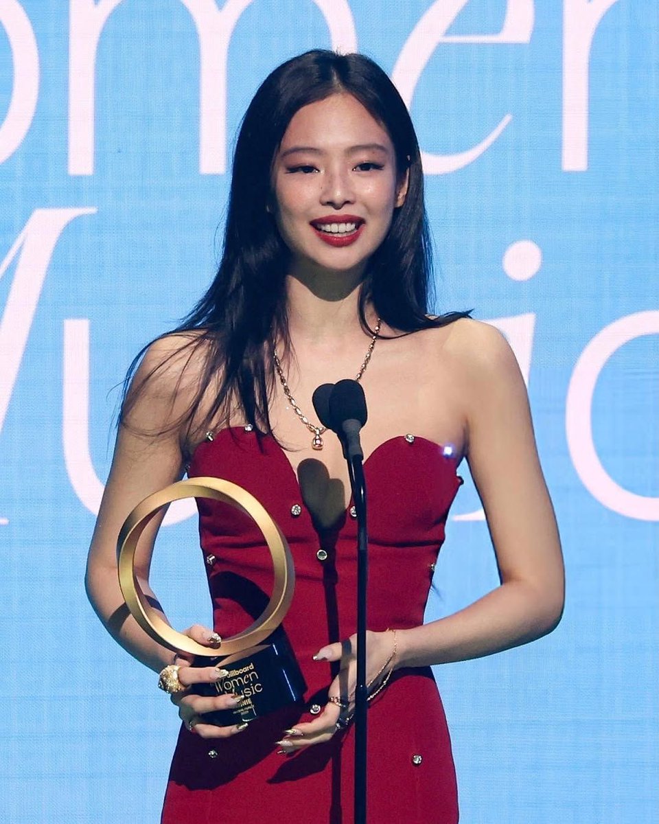 jenrubyjisoo tweet picture