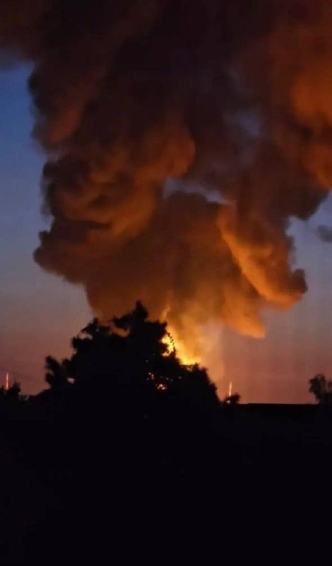 Osinttechnical's tweet photo. Ukrainian attack drones hit multiple targets in the Russian city of Taganrog this morning. 

A production facility for Atlant Aero, a major manufacturer of Russian Molniya and Orion drones, and Taganrog Airbase were set ablaze. https://t.co/1XsMbbsp1n