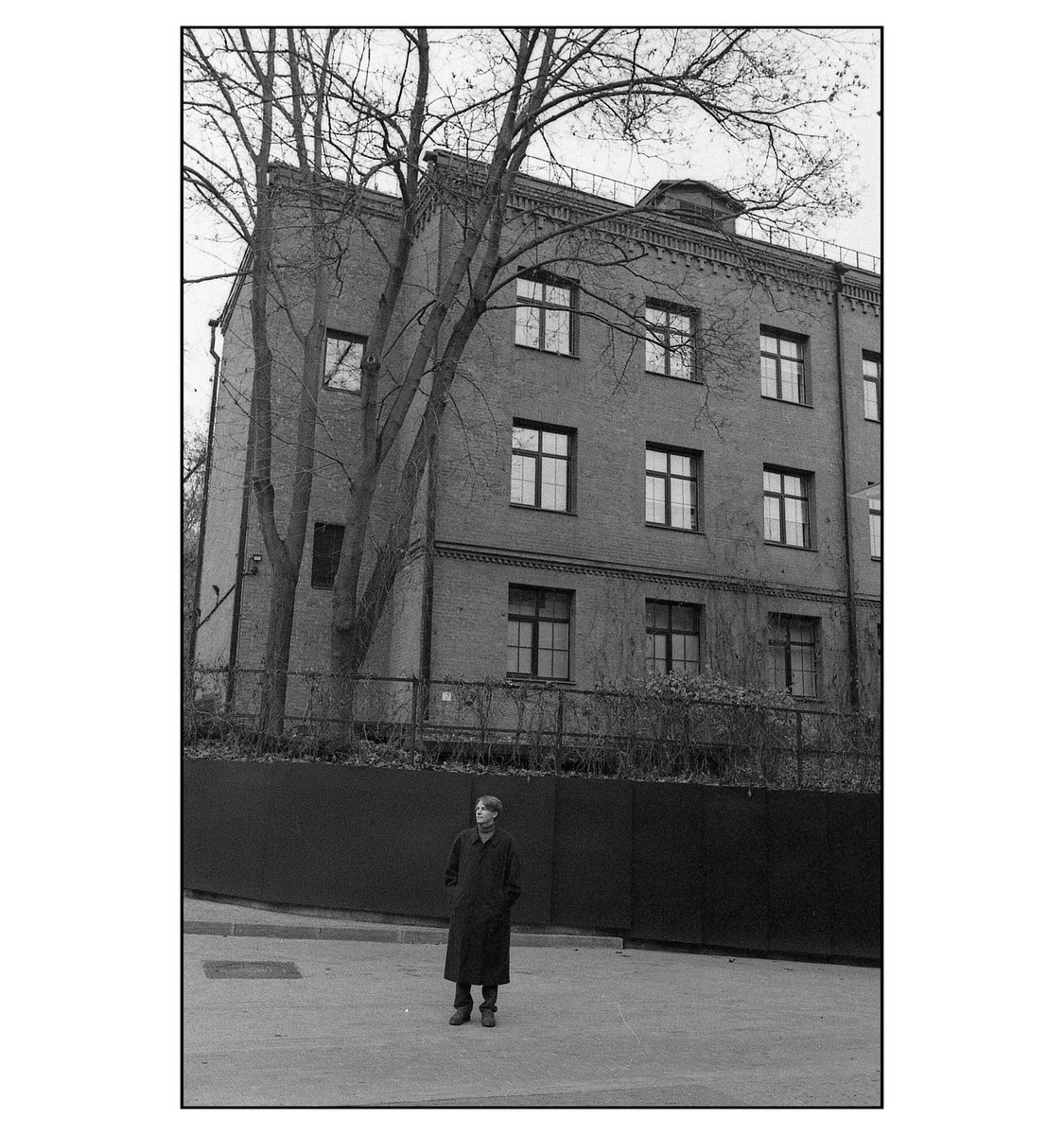 PhylisHamden's tweet photo. Ivan 
Canon 300 
Ilford HP4 800 ISO 
D-76 https://t.co/3hBZHyBzZM