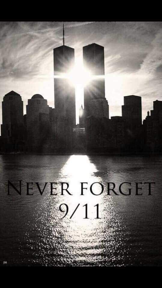 HaleRobin526's tweet photo. God Bless all the victims and their families.  #NYFW #911Remembrance https://t.co/aceAkKt49U
