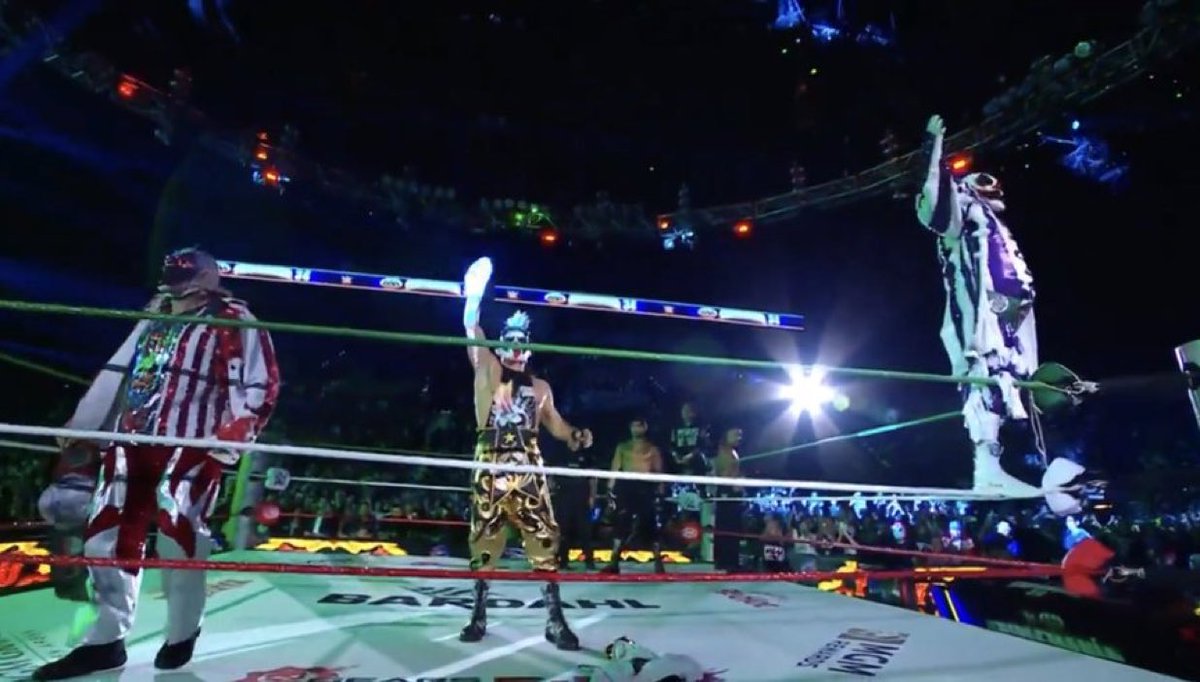 WrestlingFan583's tweet photo. Psycho Circus 😍 #LuchaLibreAAA #AAATriplemanIa #PsychoCircus #MurderClown #PsychoClown #DavetheClown https://t.co/rCxuVViMpv