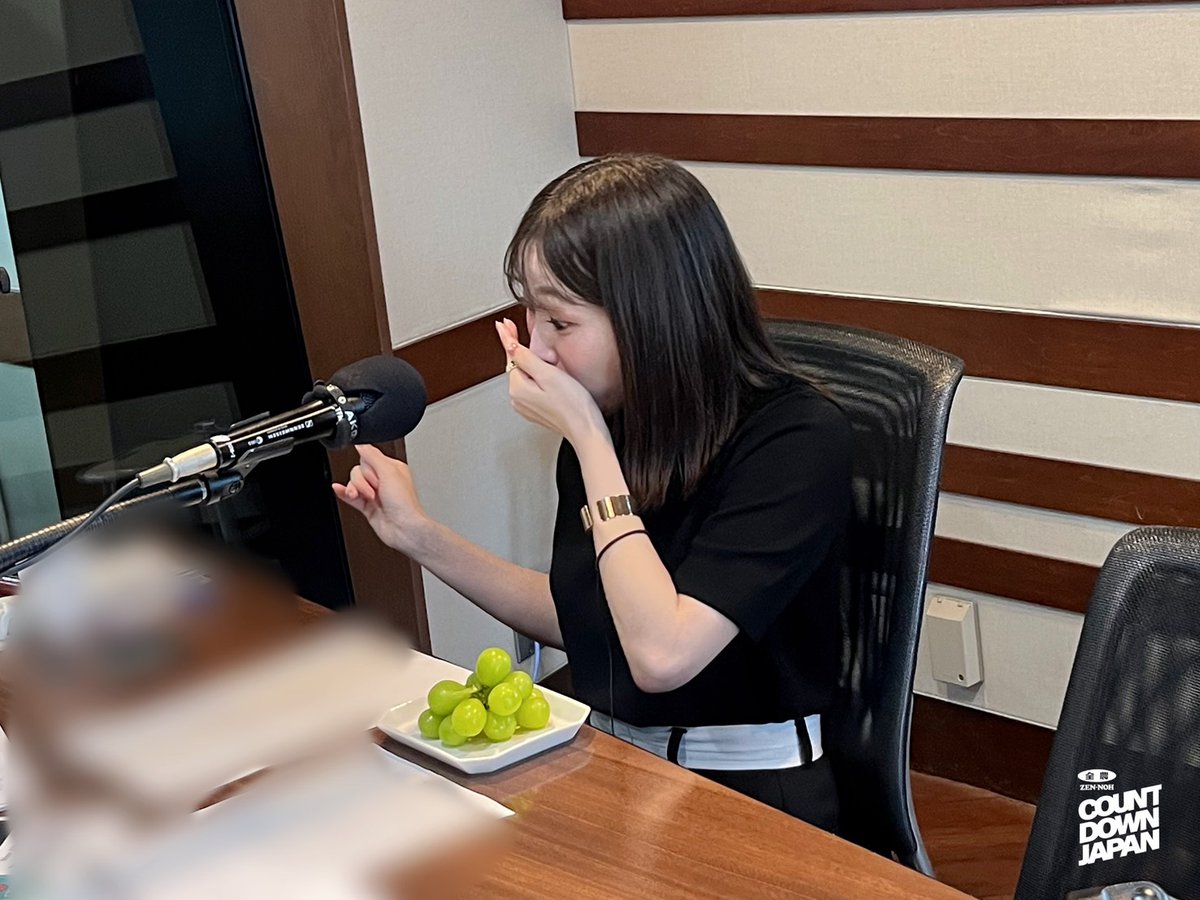 JA_CDJ's tweet photo. 本日の美味しい #プレゼント をご紹介🥳

今回は…

『岡山県産 晴王』(シャインマスカット)🍇✨

こちらを【3名様】にプレゼント🎁

応募は今からでもまだ間に合います🤲🏻

①このアカウントをフォロー✅
②固定ポストをリポスト🔁

ご購入はこちら
▶️https://t.co/UW0VrNd4JH

#JA全農CDJ #全農 #TOKYOFM #JFN