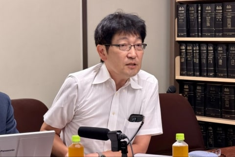 livedoornews's tweet photo. 【訴え】「運転できなくなる」免許更新拒まれ在留資格のない外国人13人が県を提訴
https://t.co/ffTvqpZEhx

法改正により外国人の免許更新時は在留カードなどの提示が義務に。しかし在留資格のない人は持てず、代わりとなる書類は外交官などが持つ書類に限られ、原告らが用意できるものはないという。 https://t.co/dU8YQ5c4cx