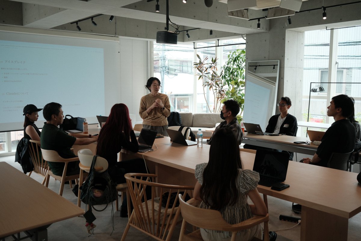 UemuraKazuto's tweet photo. 【初開催🎉】Claude Meetup in 下北沢

土曜の朝から、学生から社会人の方まで、世代も職種も異なるみなさんが集まって、助け合いながらClaudeのSkillを実装していくワークを実施。

日常や業務にもそのまま使えるSkill活用が次々に出てきて、僕自身がいちばん学ばせてもらった90分でした✨

ご参加のみなさん、ありがとうございました！
#claudecommunity