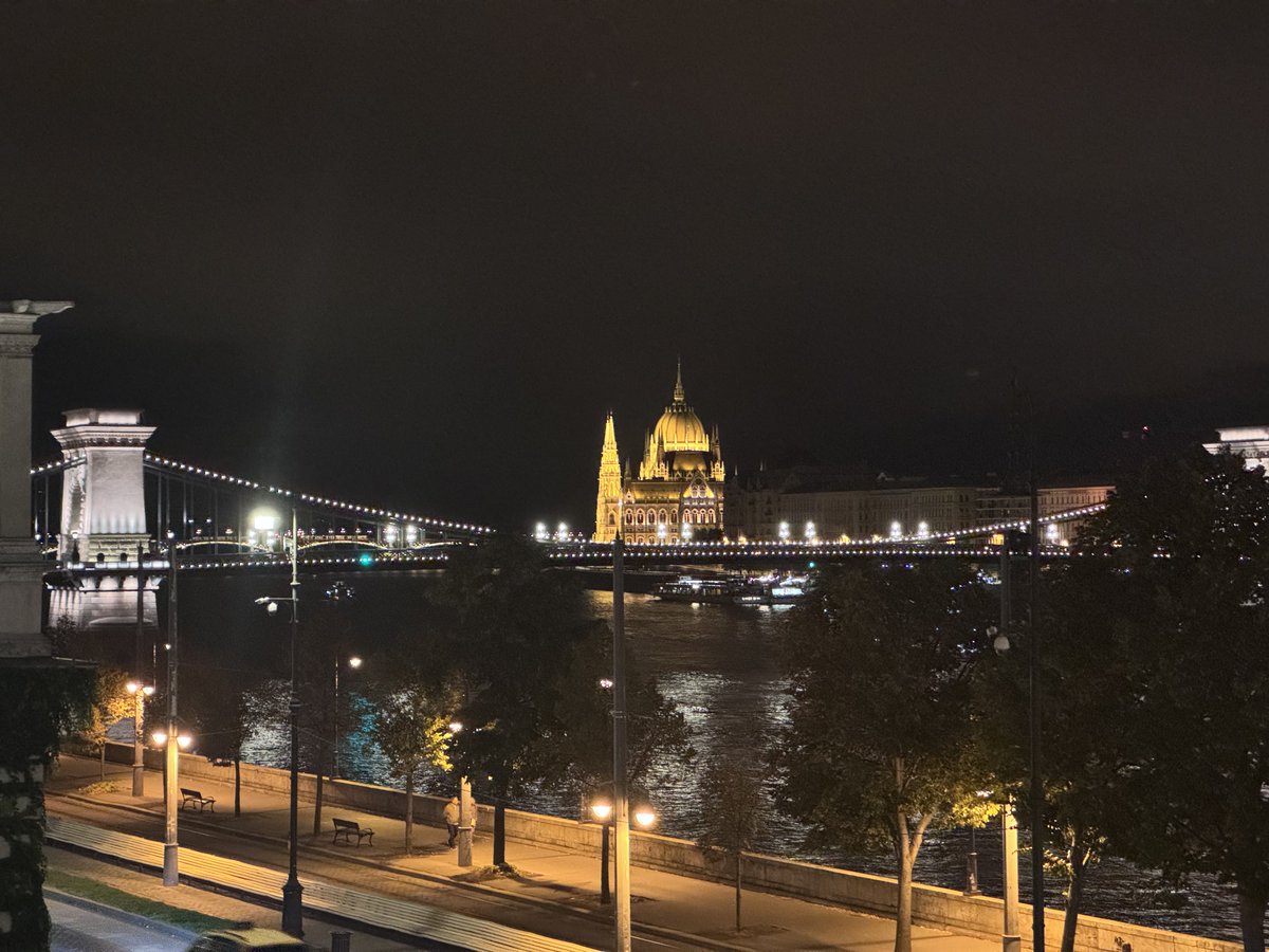 UOHaleyLab's tweet photo. More random photos of Budapest. Next stop - Vienna! https://t.co/Bw8XX7kYyY