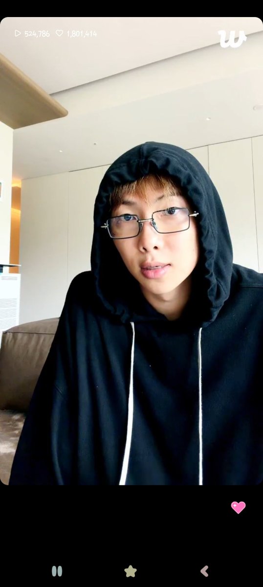 Marymin613's tweet photo. 🚨Live de cumpleaños de Nam🥳
#HAPPYRMDAY
#HappyBirthdayRM
#HappyBirthdayNamjoon
#JoonieverseDay
#MuseOfSeoulRM
#BeyondTheVerseRM
#AutumnBloomRM
#WorldLovesRM
#LoveForNamjoon
#OurRightPlaceRM https://t.co/KzjJyv4DFX