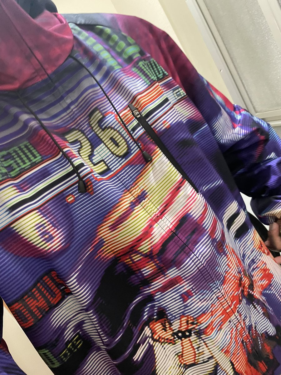 Tominaga_3rd's tweet photo. 今日は少し肌寒いのでlet's go jacketを着るむん。Jeremyありがとう😉

(^q^)ゞ https://t.co/TJhqA8LXu4