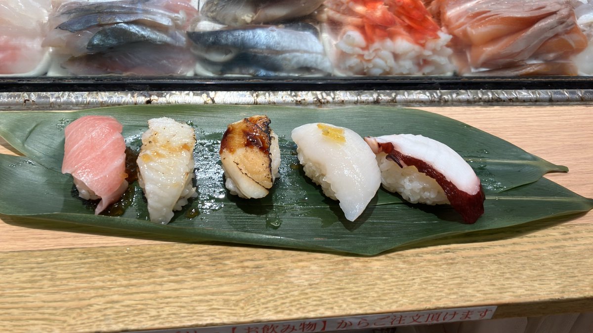 zen393939's tweet photo. Japanese Ninja No.1!

大トロ　炙りエンガワ
イカ　タコ　アナゴ
しめて1500円（1740円）

#ルカファン　#ルカプロ https://t.co/VEWxXePbkx