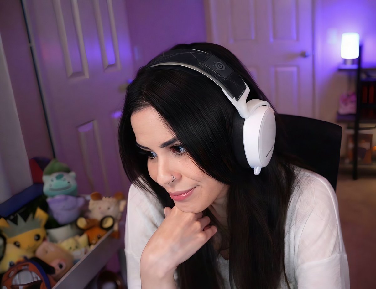 LunityHUB's tweet photo. Some random screenshots from last night's stream. #Lunity #Twitch #YouTube https://t.co/vYlTpYExI2