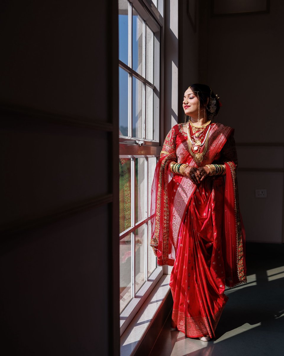 GriseldaTa5e's tweet photo. Bride @shraa_nar 
Hair &amp; drape @neelammakeupartistgoa 
Pc @picturesque_studios_goa https://t.co/mKmpsH7bDK