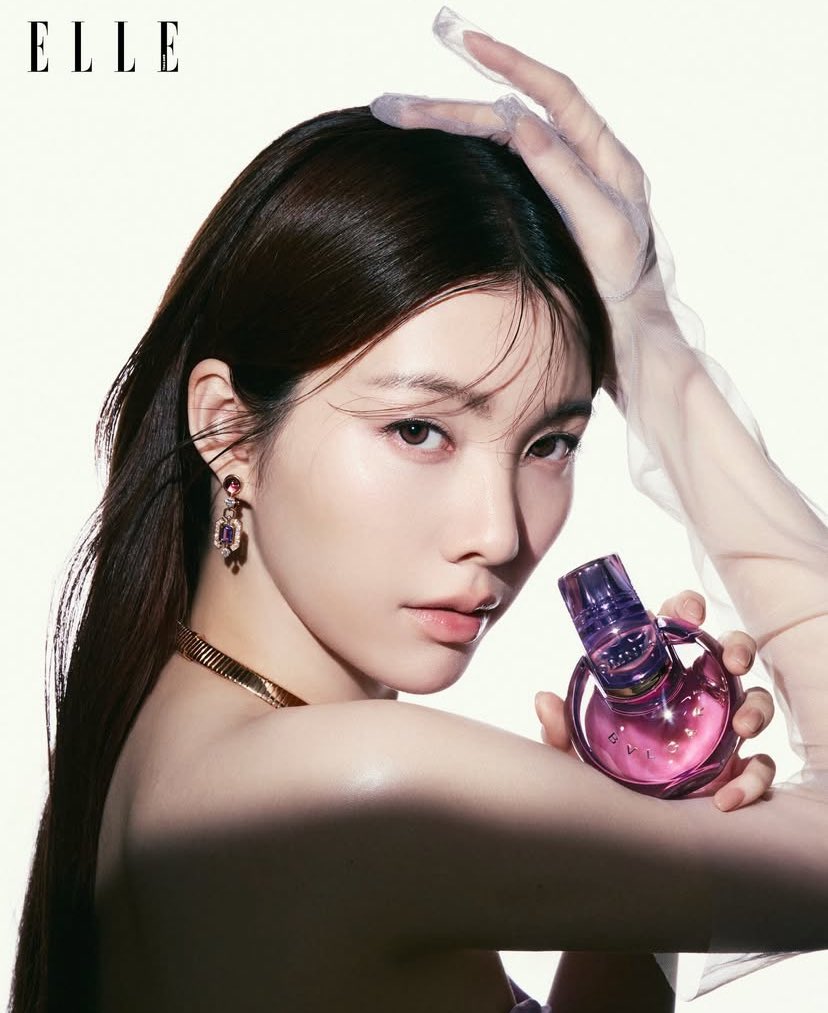 OrmKorn_fans's tweet photo. ORM x BvlgariParfum x #ELLEThailand 

Model : Orm  Kornnaphat
Photographer: Nucha Jaithip
Fashion Director : ice_o
Beauty Editor: Chayanon Chongprasert
Makeup Artist: Achirakul
Hair Stylist: biobell.Ipz

#OrmKornnaphat #ออมกรณ์นภัส‌ 
#BvlgariParfum #BvlgariParfumxOrm https://t.co/8q5WTU8ENZ