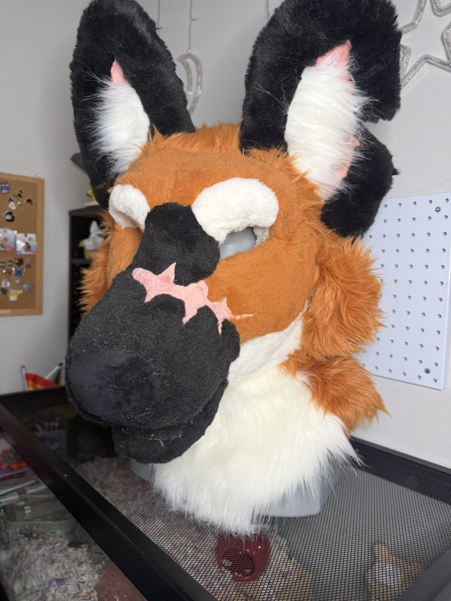 missilemarz's tweet photo. I don’t think he’s made it to my twitter yet … wip of my harlock suit yes I’m #deranged
(he’s not done obv and needs some work BUT he’s my first suit . so.)
#fursuit #captainharlock https://t.co/FCr11pLUNE