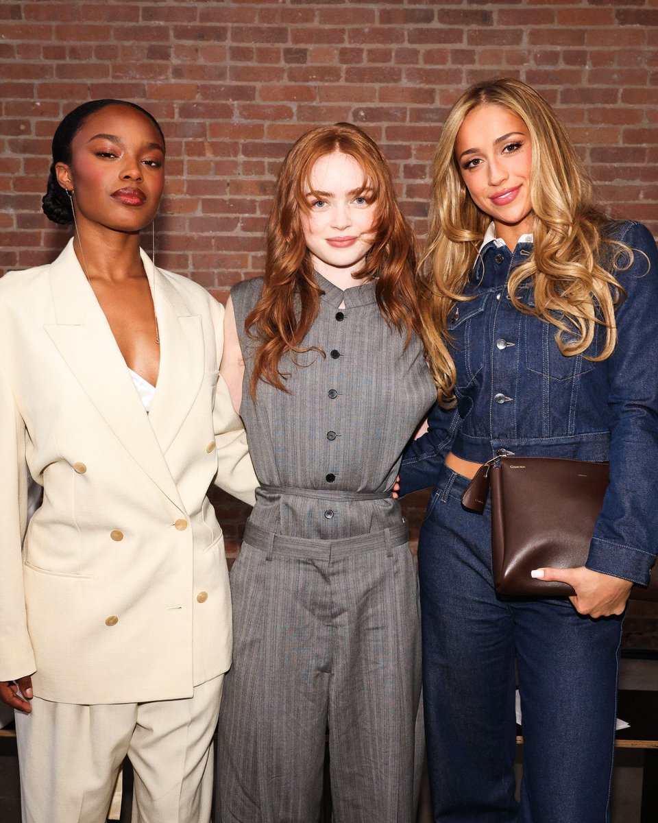 SSinkUpdates's tweet photo. Sadie Sink, Maya Boyd, Tate McRae and Ling Ling Kwong at the Calvin Klein fashion show
❤️ https://t.co/T6vGjBun54