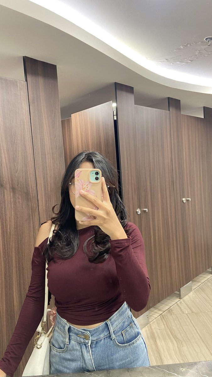 rintaarowr's tweet photo. padahal aku minta potong bondol ihhh, tapi kata tukang cukurnya sayangg banget kalau bondol https://t.co/bU7kXtXmwA