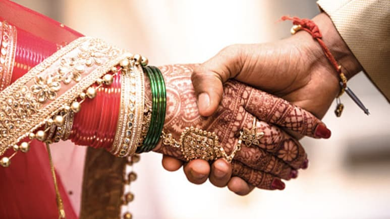 ndtv's tweet photo. She Ran Away With Lover, Husband Tracked Her Down And Got Them Married https://t.co/FWVQ0yDgwY https://t.co/PFIvDS0hxR