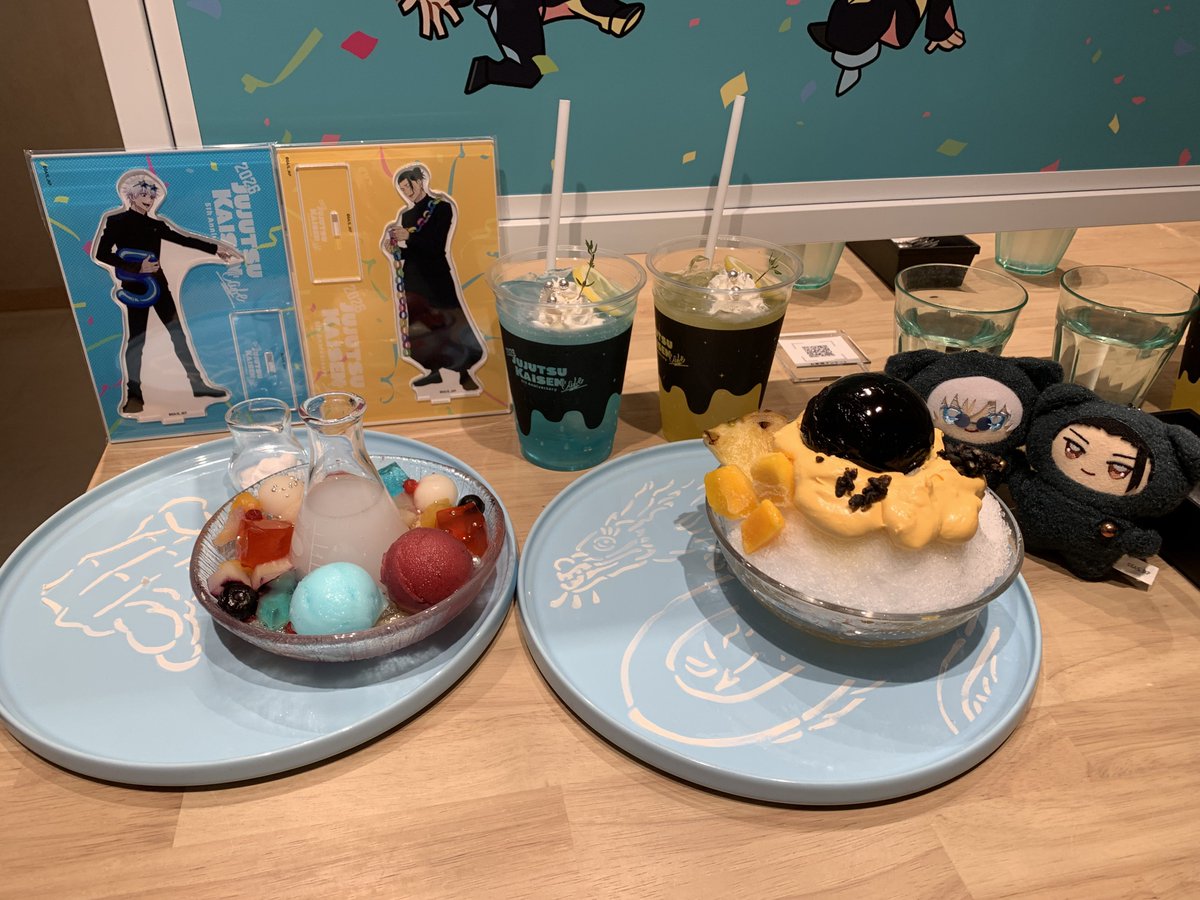 9rom_halemoa's tweet photo. フォロワーさんと初じゅカフェに来ました！
神席🙌
売り切れ多かったけれどアクスタ有ってよかった😆 https://t.co/m1AXFUphO6