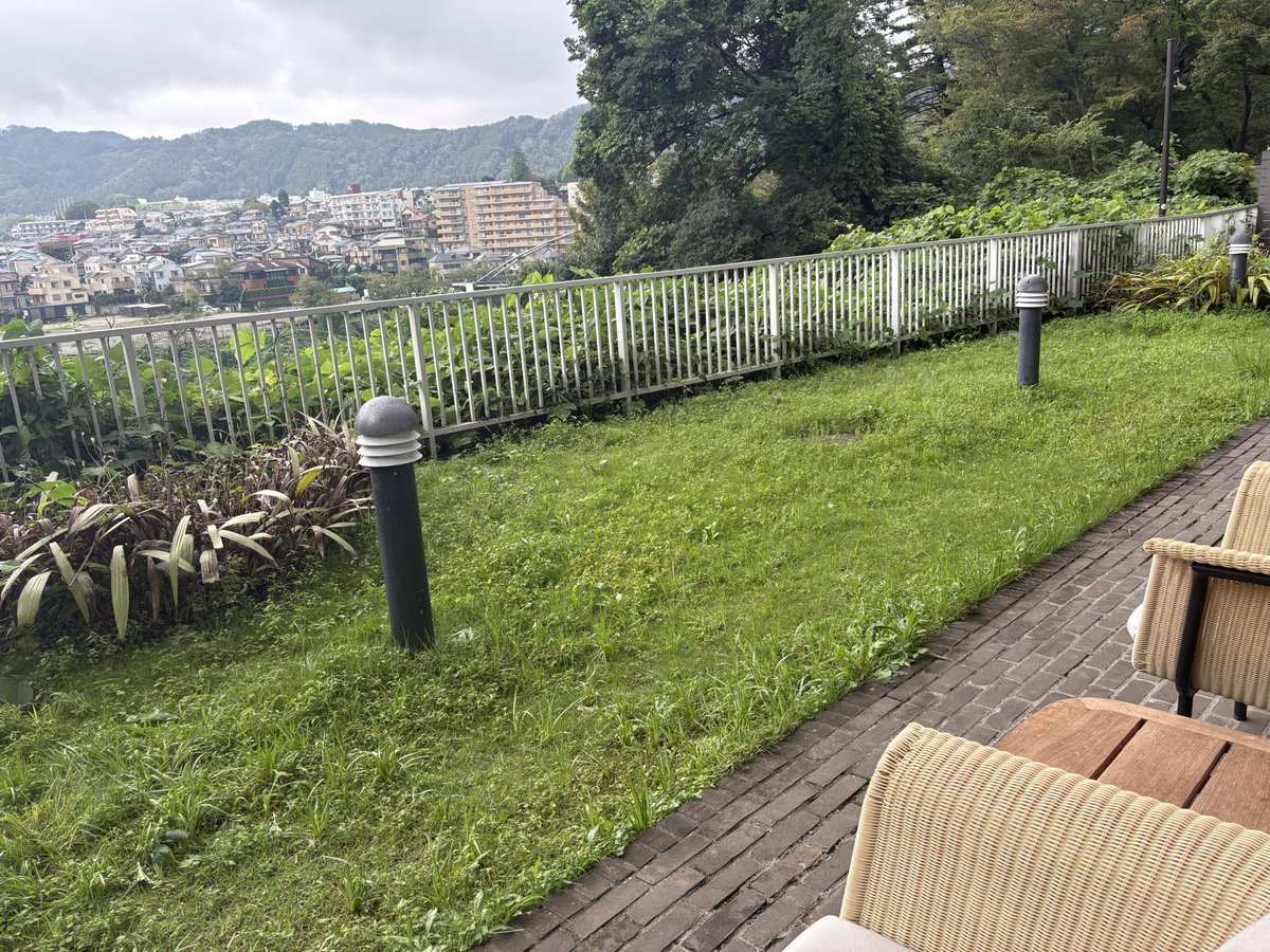 redfrog_note's tweet photo. 相変わらず天気の悪い日が続きます。
よって今日は地元で旅気分を味わいました。
亀の井ホテルで日帰り温泉を。景色は地元青梅市街が一望でき、晴れていれば御岳山方面の山々が見えます。 https://t.co/y0cEdH3AsP