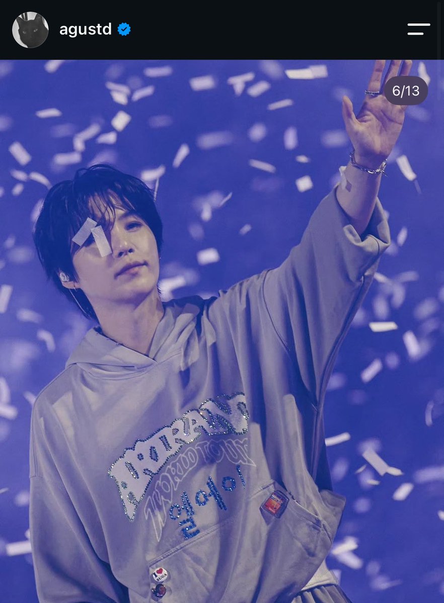 goeskthh's tweet photo. yoongi publicando LA foto donde el confeti formó un SIETE en su cara y encima es la foto 6/13 del dump, no entienden lo que ESTO significa en esta casa😭💜 https://t.co/1yCMgergtL