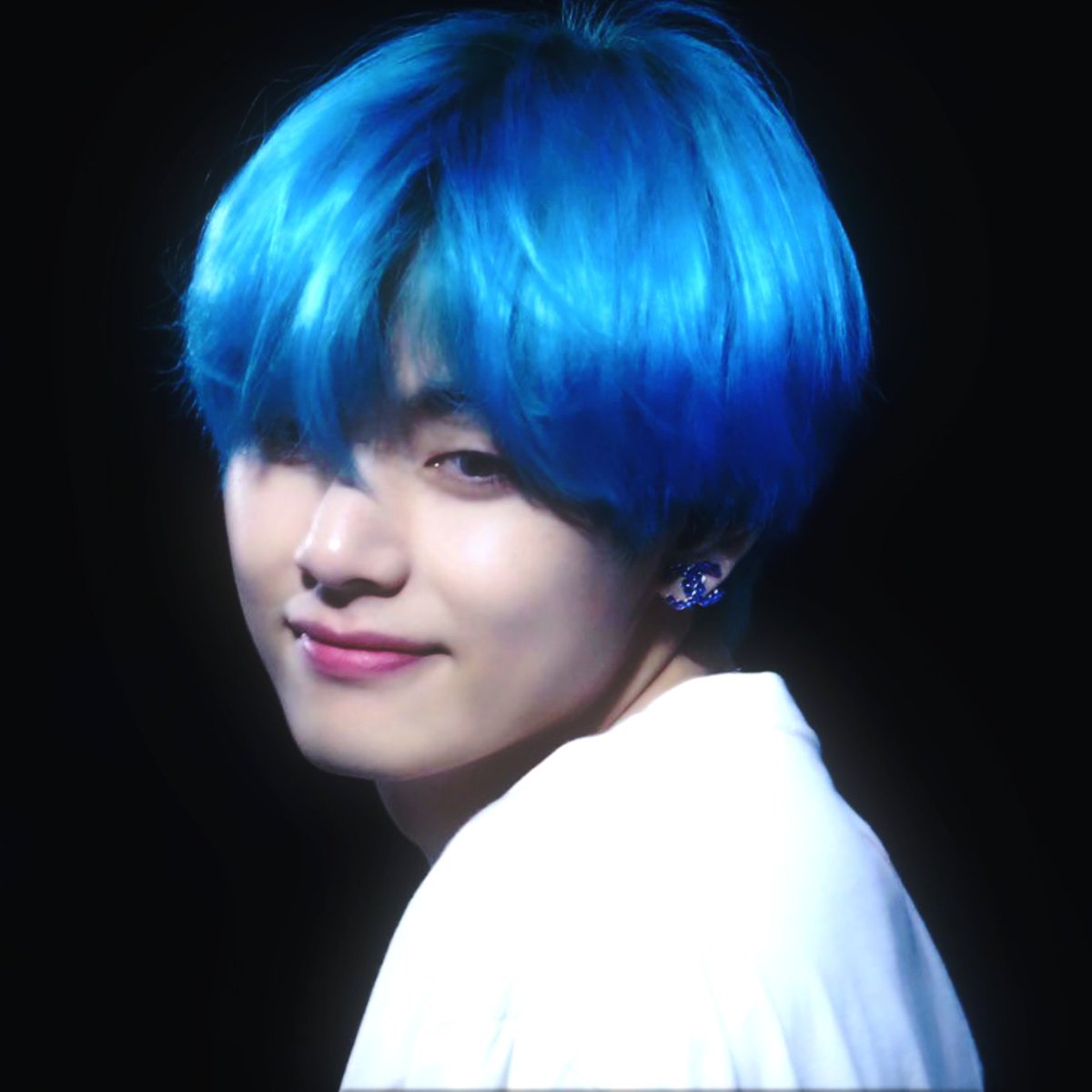 mortuvial's tweet photo. turned into a blueberry. how are we looking? #KMPledge https://t.co/ahheEbABol