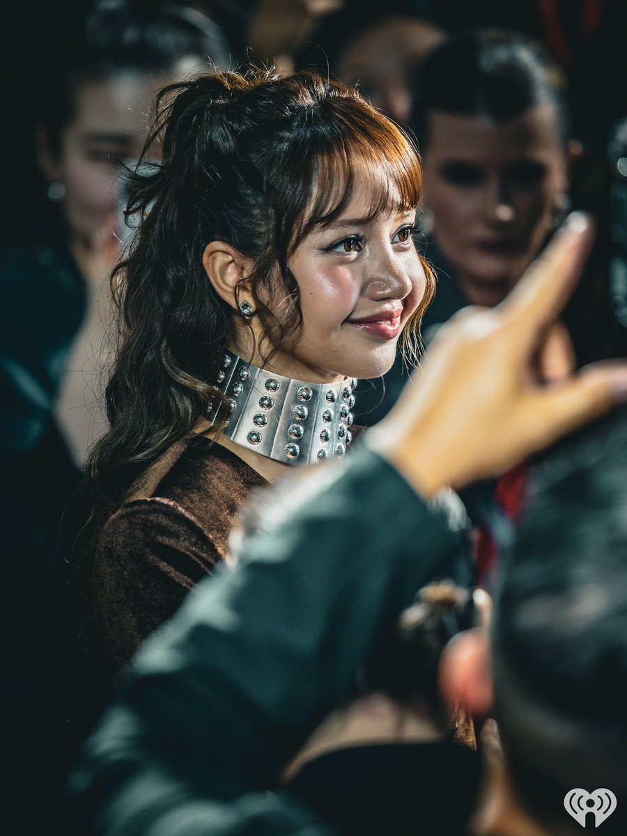 lalisamgger's tweet photo. “Alice talked about how frustrating the leak was and how she knew Lisa would be disappointed. As soon as they found out, they had everyone working on reporting all the leaks.

Lisa also talked about the leak and said she doesn’t understand why people leak things without considering the artist. She said she hopes the person who leaked her album never does that to anyone again.“