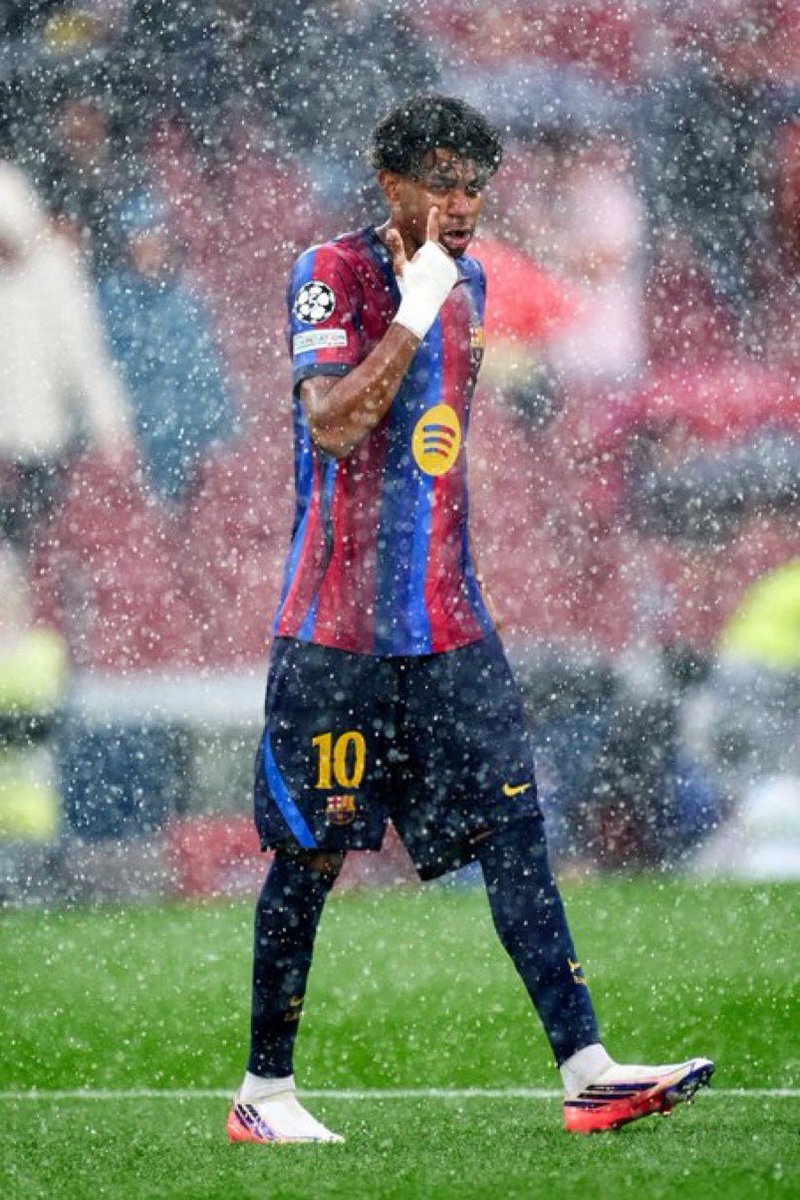 fcb_elias1's tweet photo. 🇧🇷 Cafu, Brazil legend:

🗣️ “Lamine Yamal is the only player who truly deserves to win the Ballon d’Or. If anyone else takes the award, it would be completely unjust.” https://t.co/GLZ4NN2V5M