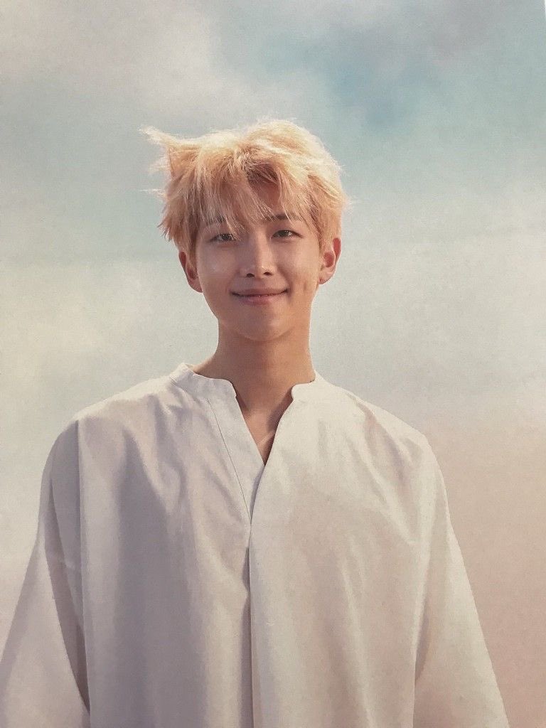 ngocc_0405's tweet photo. HPBD Namjoon. Cảm ơn anh vì đã luôn là vị trưởng nhóm tuyệt vời nhất thế giới, truyền cảm hứng cho vô số người bằng âm nhạc và tư duy sâu sắc. Chúc anh một tuổi mới tràn ngập niềm vui, sức khỏe và luôn hạnh phúc💜🎂 #RMHappyBday #RM_Birthday #rm https://t.co/wfgBtqOiQq