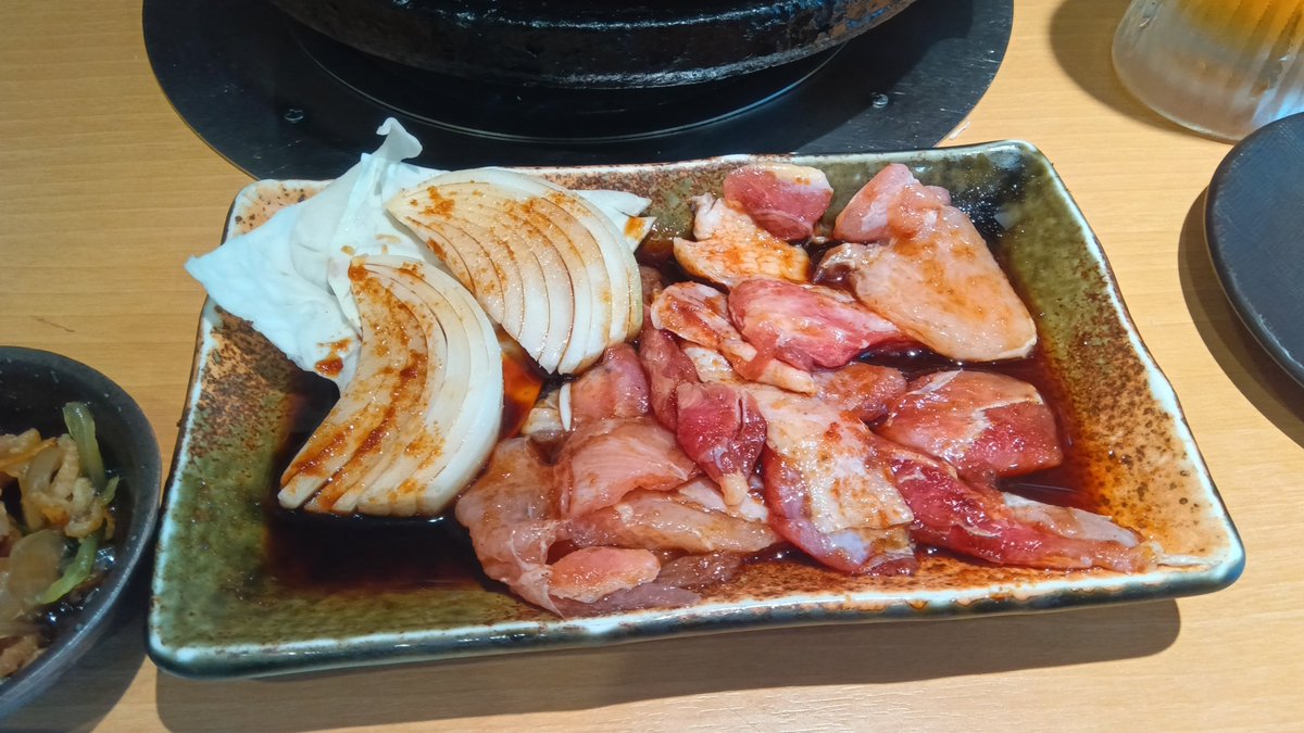 noch_gast's tweet photo. ３ヵ月の成果。

体　　重：75.1kg　→71.0kg(-4.1kg)

腹　　囲：90.5cm→84.5cm(-6cm)

体脂肪率：21.6%　→17.4%(-4.2%)

よくできましたのごほうび☺💮
今日でこの３ヵ月を取り戻すぞう！😆←いいのか？それで！？(倒置法)

ビールが！肉が！茶漬けが！うまい！！！ https://t.co/FXxMnx1RHe