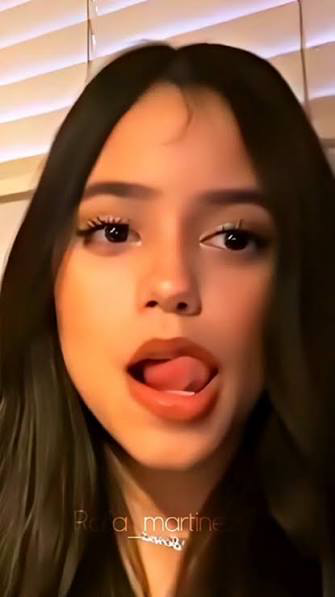IloveJENNAORTGA's tweet photo. Those lips https://t.co/wq6kRFUe0M