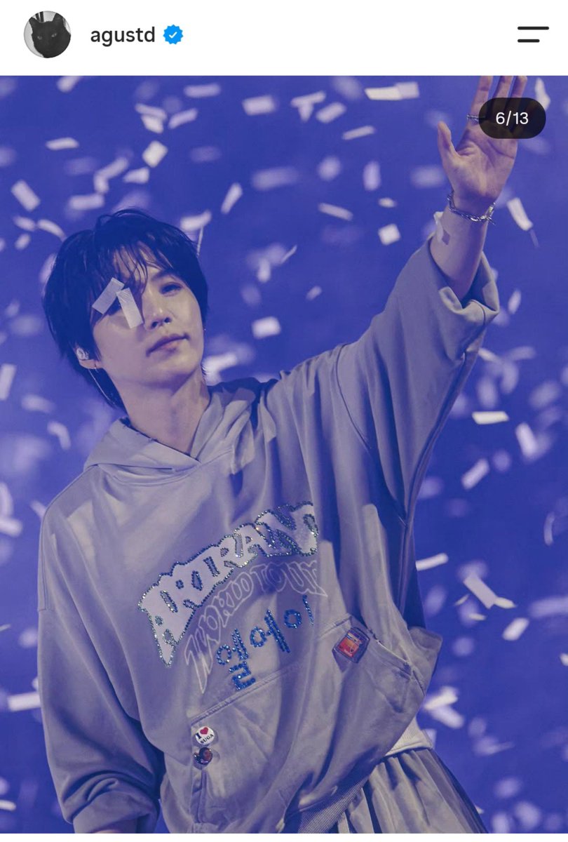 laviedenoona's tweet photo. Yoongi posting foto yang ada confetti di wajahnya berbentuk 7. Terus postingnya di slide ke 6 dari 13 postingan. 6/13 😭💜 https://t.co/LvxrMSncZl