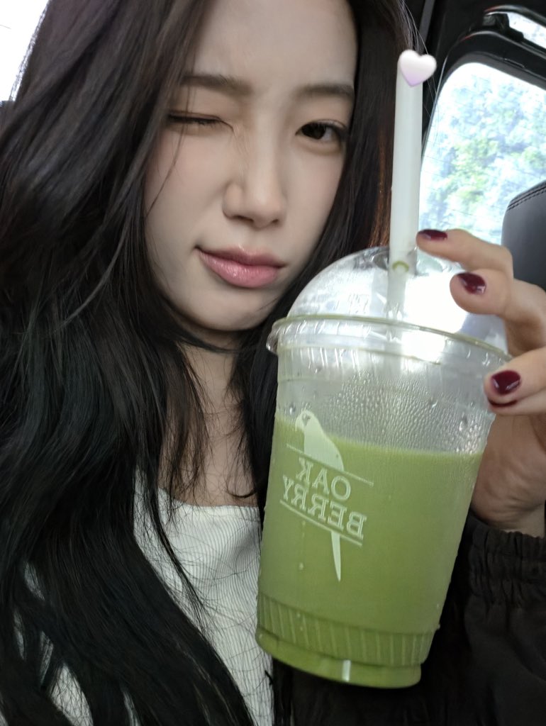 sserapics's tweet photo. #KAZUHA weverse dm update 

If you come to America, it’s matcha latte!! https://t.co/S9FwEZYSJn