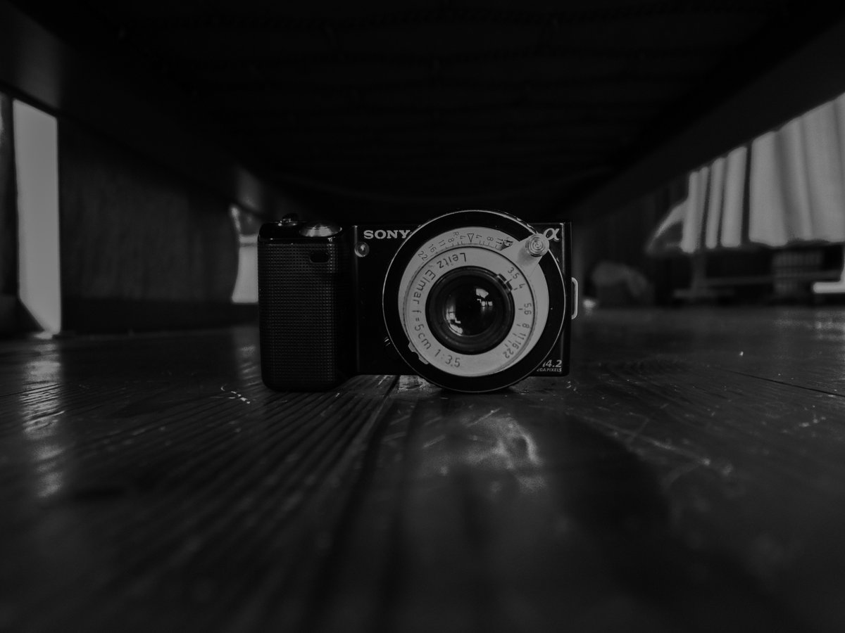 lucky13oreno's tweet photo. 液晶消してファインダーで撮るのが楽しいGR。
オールドレンズでGRの物撮りも楽しい。
#GRデジタル
#Elmar50mm https://t.co/l5wAh0CJBe