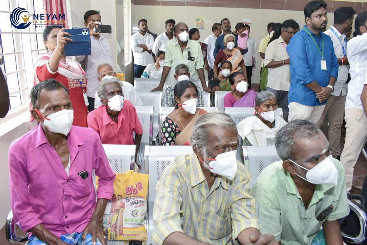 neyamfoundation's tweet photo. நாமும் நமது நண்பர்களும் இணைந்து பங்களிப்பு செய்யும் நேயம் அறக்கட்டளை கடந்த சில வருடங்களாகவே மக்கள் நல பணிகளில் தொடர்ந்து ஈடுபட்டு வந்து கொண்டிருக்கிறது.  தற்போது அரசோடும் இணைந்து  நேயம்  அறக்கட்டளை  செயல்பட்டு வருகிறது. 

இந்த வகையில் 10-09-2026 திருச்செங்கோடு  அரசு மருத்துவமனையில்,  தேசிய காசநோய் ஒழிப்பு திட்டத்தின் கீழ்...  நேயம் அறக்கட்டளை மற்றும் சண்முகா அறக்கட்டளையும் இணைந்து காச நோயால் பாதிக்கப்பட்டவர்களுக்கு ஊட்டச் சத்து தொகுப்புகளை வழங்கினோம். 

இந்நிகழ்வில் நாமக்கல் மாவட்ட ஆட்சித் தலைவர் திரு லி. மதுபாலன் ஐஏஎஸ் மற்றும் அதிகாரிகள், மருத்துவர்கள் உள்ளிட்டோர் கலந்து கொண்டனர்.

@arunraajkg | @collectornmk 

#neyamfoundation | #TBFreeIndia | #ArunraajTVK