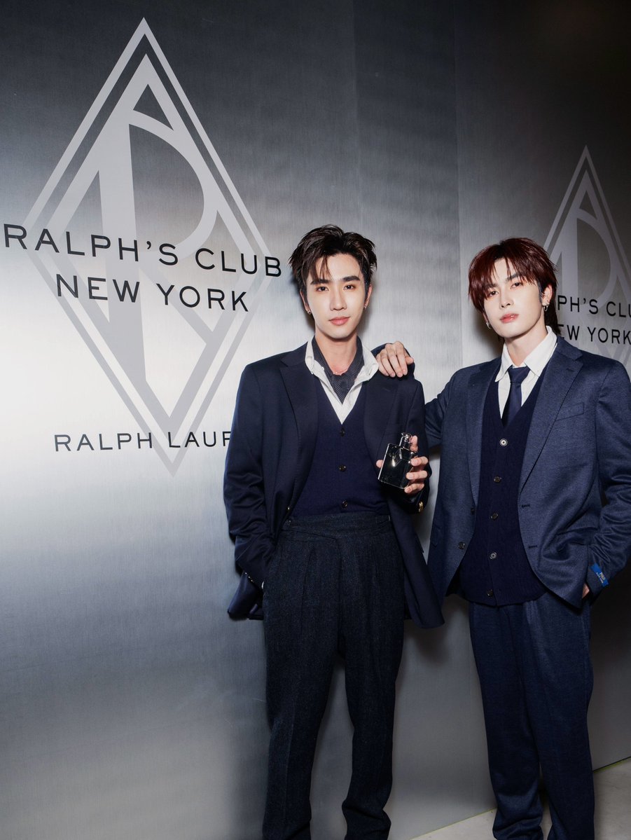 ppe2003perth's tweet photo. " Ralph night with the boys @.perthppe @.santa.pp 🖤🥂 " 

IG dillonbaba

PERTHSANTA RALPH LAUREN

#RalphLaurenFragrancesXPerthSanta
#PerthSanta #เพิร์ธแซนต้า https://t.co/BHMukxTOyQ