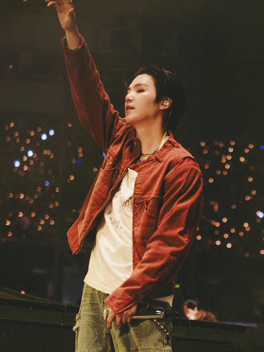 min___yoon__gi's tweet photo. LA https://t.co/PvjsHJ6xGj