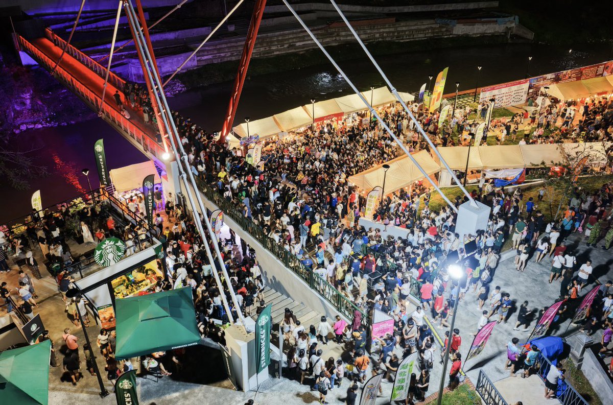 NgaKorMing's tweet photo. Pesta kopi Ipoh di kepayang, Kinta River front.
Berlangsung selama 4 hari hingga besok.
Lebih 30,000 pengunjung sudah melawat serta menikmati kopi Ipoh yg sedap, bila anda nak pergi eh?
Jom, kita ke Ipoh weh!! βοΈβοΈπ
#IpohBest
#DUNKepayang
#KitaMadani https://t.co/qcRQdPdJVJ