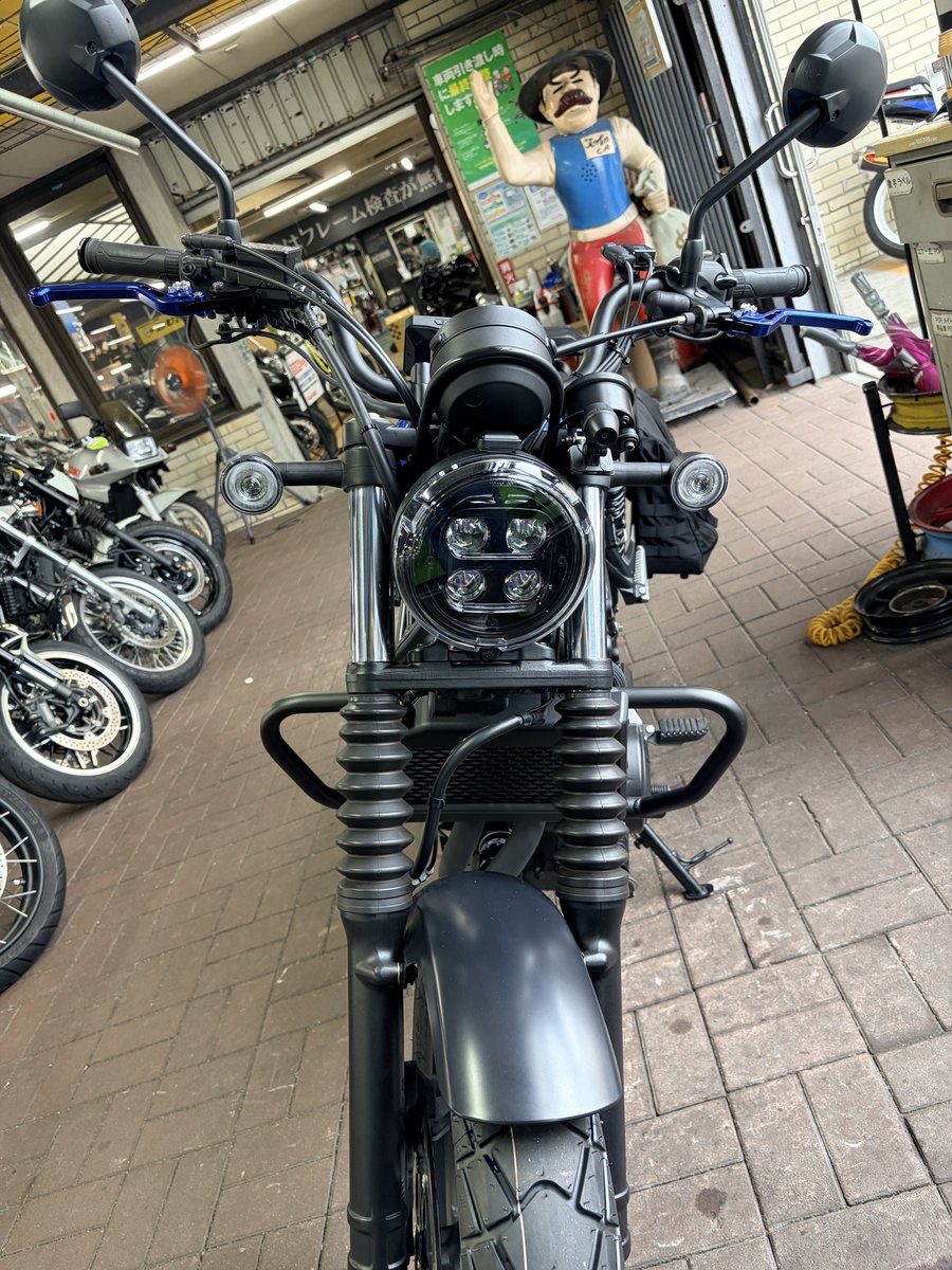 DolphinRoadster's tweet photo. CL500が明日納車。
タナックスのスマモニを今回も付けました。
XR-2の後継機のAIO-5 EVOです。
取付例として参考写真置いときます。
#tanax #スマモニ #chigee https://t.co/4cZMm7GX3c