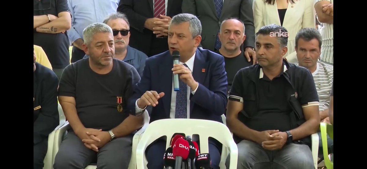 gazilerplatform's tweet photo. 🇹🇷 EKİM’DE GAZİLERİ UNUTMA!

48 gün süren Adalet Nöbetimiz milletimizin vicdanında yerini aldı.
Şimdi gözler TBMM’de, gözler Ekim ayında.

Terörle mücadele er gazileri ve şehit ailelerinin emsal düzeyde özlük hakları artık daha fazla bekletilmemeli.

Lütuf değil, hak istiyoruz!
Rütbesiz Hakkın Nöbeti devam ediyor. 🇹🇷

#EkimdeGazileriUnutma #GazilerPlatform #GazileriminYanındayım #RütbesizHakkınNöbeti @eczozgurozel @yenipartiyiz @oktay_saral