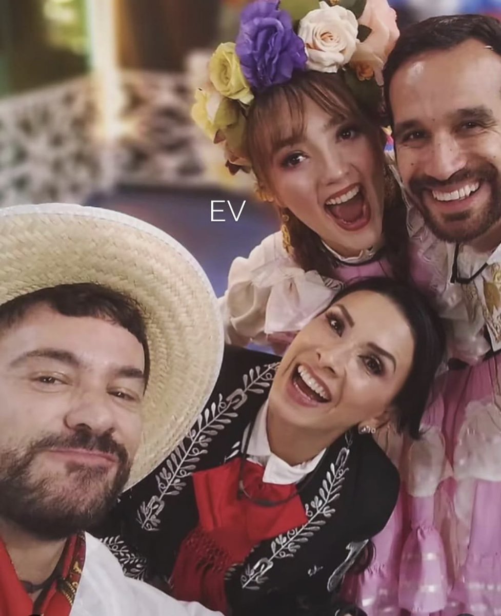 _Zifl's tweet photo. Un día como hoy hace un año #LCDLF #Tempo3 "Fiesta Mexicana " #LaCasaDeLosFamososMéxico #DalilahPolaco #ElaineHaro #Shiky #Guana #Abelito https://t.co/h2eepuIzwI